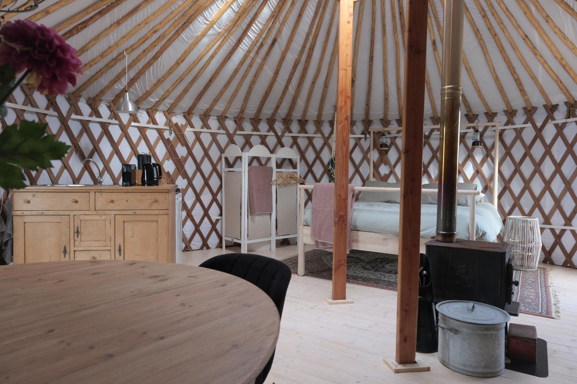 Bed and Breakfast Yurt Klyndobbe Veenwoudsterwal Экстерьер фото